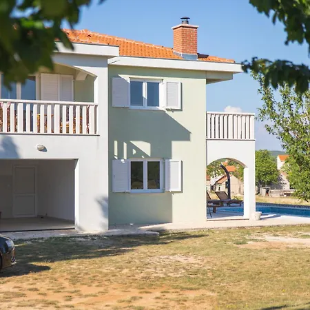 Vila Lct Oasis